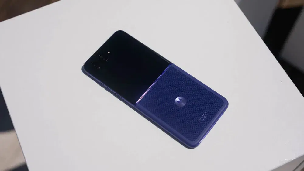 Điện thoại Motorola Razr Ultra 2026 (Ảnh: Internet) Điện thoại Motorola Razr Ultra 2026 (Ảnh: Internet)