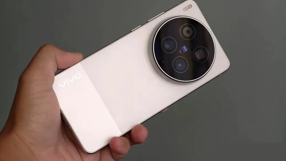 Điện thoại Vivo X300 Ultra (Ảnh: Internet)