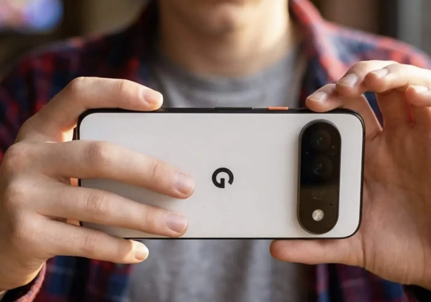 Pixel Glow có thể hiển thị ánh sáng riêng cho liên hệ quan trọng và phản hồi khi dùng trợ lý AI (Ảnh: Internet)