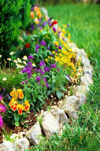 Viền vườn bằng đá, sỏi tự nhiên