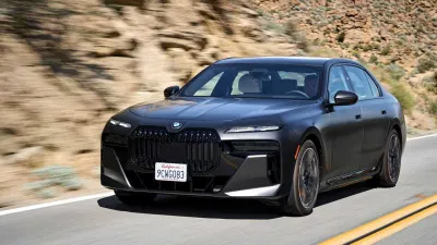 BMW i7
