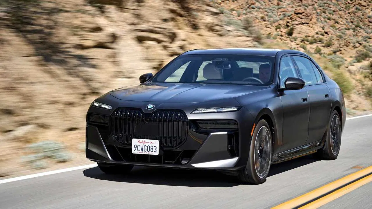BMW i7