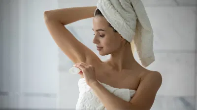Lăn khử mùi là sản phẩm cần thiết giúp kiểm soát mùi cơ thể hiệu quả
