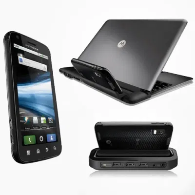 Điện thoại Motorola Atrix với lapdock (Ảnh: Internet) Điện thoại Motorola Atrix với lapdock (Ảnh: Internet)