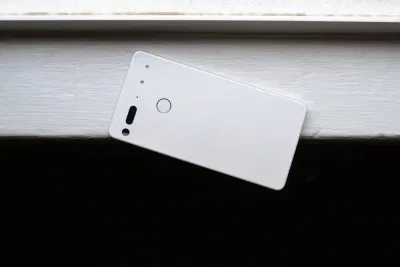 Điện thoại Essential Phone 2018 (Ảnh: Internet) Điện thoại Essential Phone 2018 (Ảnh: Internet)