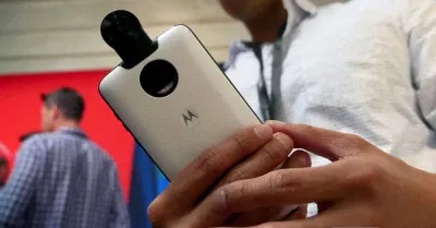 Điện thoại Moto Z2 Force Edition (Ảnh: Internet) Điện thoại Moto Z2 Force Edition (Ảnh: Internet)
