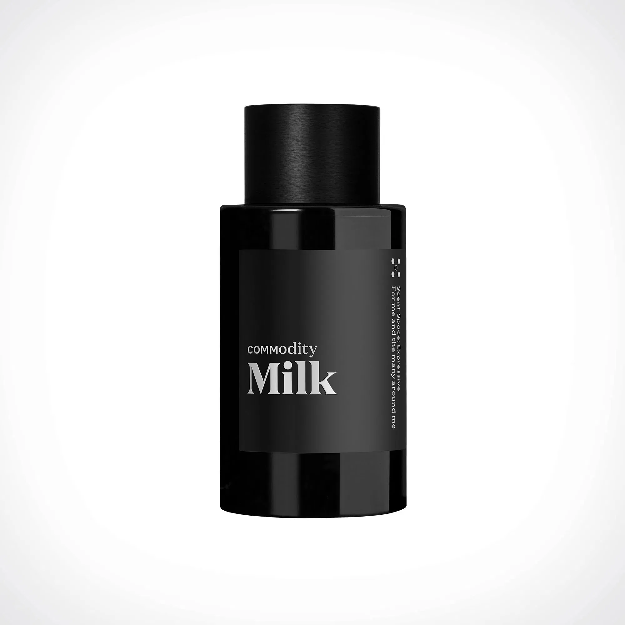 Nước hoa sữa (milk perfume) là dòng nước hoa được xây dựng từ các nốt hương lactonic – những mùi hương gợi cảm giác kem, sữa, mềm mại