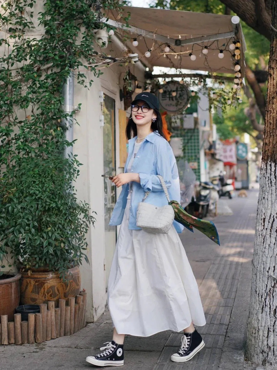 Khoác thêm áo sơ mi linen dáng rộng