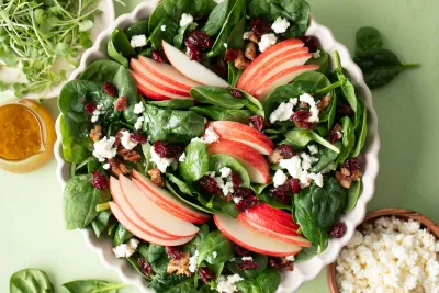 Ăn salad mỗi ngày cũng là một cách đơn giản để chăm sóc trái tim
