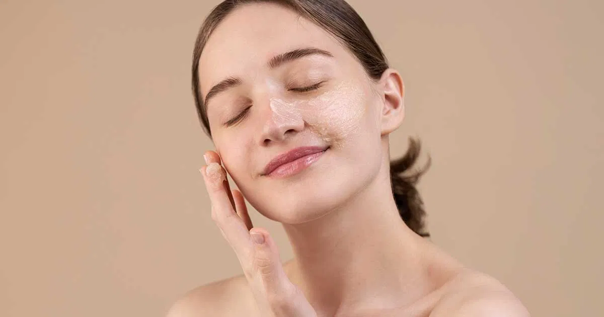 Tẩy tế bào chết quá nhiều hoặc quá ít
