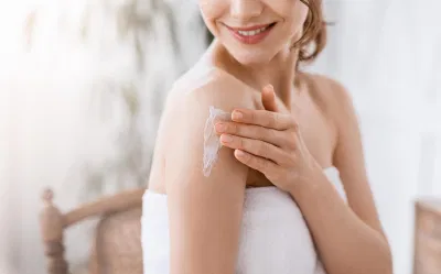có thể giảm nguy cơ xuất hiện da dâu tây bằng cách điều chỉnh một số thói quen chăm sóc da hằng ngày