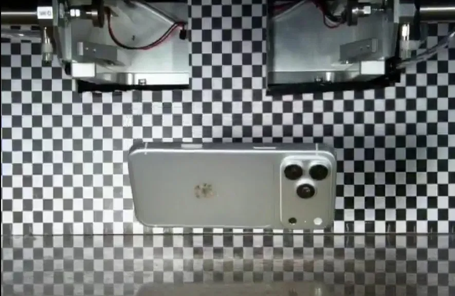 Tiết lộ hình ảnh iPhone 18 Pro của Apple được thử nghiệm độ bền thực tế (Ảnh: Internet)