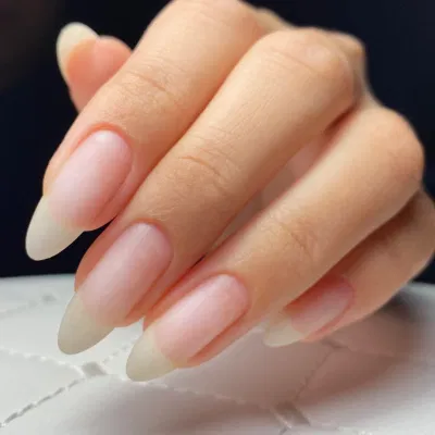 Bền bỉ, phù hợp với hầy hết mọi người, bảo dưỡng cực kỳ đơn giản,...là những lý do quan trọng giúp làm móng kiểu Nhật Bản được nhiều người yêu thích