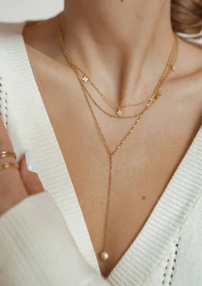 Vòng cổ nhiều lớp