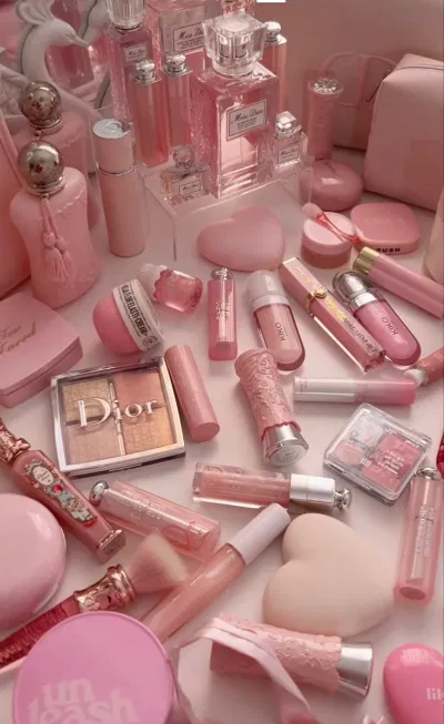 Thương hiệu Dior Beauty. Nguồn: Internet Thương hiệu Dior Beauty. Nguồn: Internet