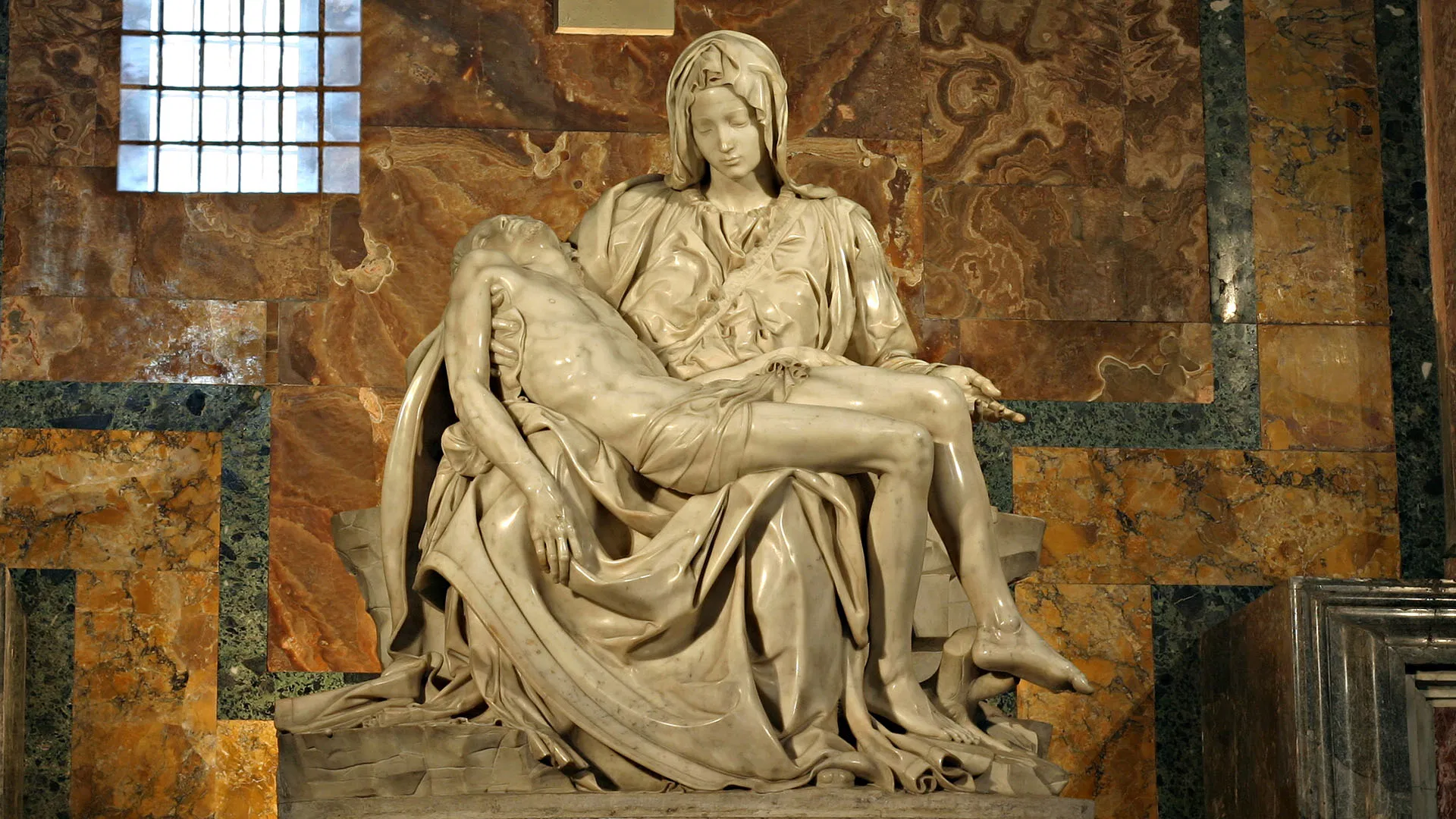 Tượng Pieta. Nguồn: Internet